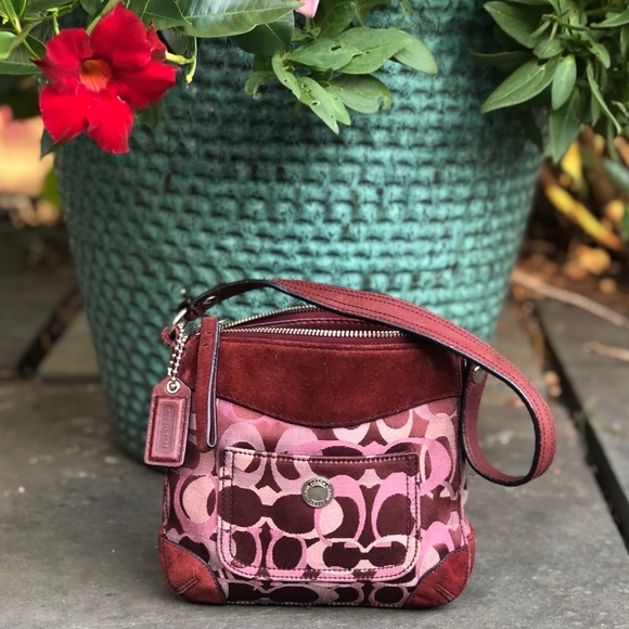 Coach Signature Mini - Picture 2 of 16